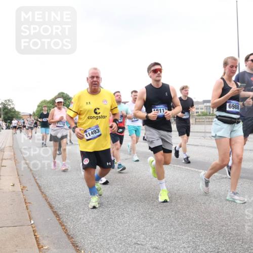 29.06.2025 - hella hamburg halbmarathon Lena Gebhardt http://msf.ph/oto/8271981 29.06.2025 10:54:24 Lombardsbrücke 15791, 7670, 11830, 117, 4177, 11493, 6988, 421, 7874, 1017, 1263, 1762, 1779, 1789, 1822, 1949, 2084, 2244, 2372, 2532, 2586, 2600, 2761, 2854, 3079, 3187, 3188, 3249, 3364, 3465, 3467, 3557, 3761, 3795, 3857, 4323, 4685, 4720, 4838, 4971, 5157, 5185, 5216, 5309, 5514, 5804, 5817, 5898, 5933, 5993, 6023, 6279, 6468, 6583, 6987, 6988, 7498, 7670, 7874, 7946, 7986, 8801, 8803, 8867, 9130, 9138, 9203, 10207, 10471, 11033, 11354, 11567, 11569, 11785, 12930, 13272 meine-sportfotos.de