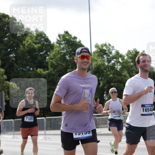 29.06.2025 - hella hamburg halbmarathon Jannik Wohlers http://msf.ph/oto/8271982 29.06.2025 10:01:34 Lombardsbrücke 1364, 1453, 1881, 4286, 4328, 5742, 6166, 6327, 6438, 6595, 7189, 7223, 7243, 9230, 9741, 9928, 10177, 10882, 11771, 11808, 12564, 12781, 12837, 14471, 14660, 14677, 16420, 16540, 16614, 16770, 17136, 17503, 17670, 17951, 17952, 18855, 19159 meine-sportfotos.de