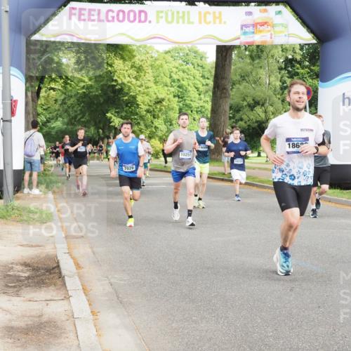 29.06.2025 - hella hamburg halbmarathon MichiJ http://msf.ph/oto/8271988 29.06.2025 10:31:21 Zwischen KM18-KM19 2653, 4235, 5011, 5506, 7026, 7765, 9364, 10251, 11177, 16333, 16648, 17403, 18659, 18680, 19009 meine-sportfotos.de