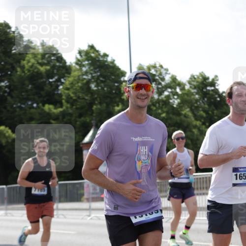 29.06.2025 - hella hamburg halbmarathon Jannik Wohlers http://msf.ph/oto/8271992 29.06.2025 10:01:34 Lombardsbrücke 1364, 1453, 1881, 4286, 4328, 5742, 6166, 6327, 6438, 6595, 7189, 7223, 7243, 9230, 9741, 9928, 10177, 10882, 11771, 11808, 12564, 12781, 12837, 14471, 14660, 14677, 16420, 16540, 16614, 16770, 17136, 17503, 17670, 17951, 17952, 18855, 19159 meine-sportfotos.de