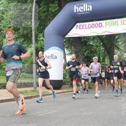 29.06.2025 - hella hamburg halbmarathon KatJ http://msf.ph/oto/8272000 29.06.2025 10:39:55 Zwischen KM18-KM19 1257, 1657, 1706, 2111, 2540, 2595, 4837, 6164, 7130, 7475, 8447 meine-sportfotos.de