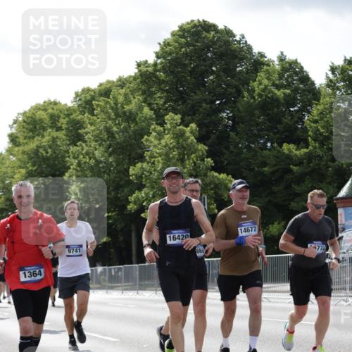 29.06.2025 - hella hamburg halbmarathon Jannik Wohlers http://msf.ph/oto/8272022 29.06.2025 10:01:36 Lombardsbrücke 1364, 1453, 3169, 4286, 4328, 5742, 6166, 6327, 6438, 6595, 7031, 7189, 7223, 7243, 9230, 9741, 9928, 10177, 10882, 11771, 11808, 12315, 12316, 12564, 12781, 12837, 14471, 14660, 14677, 16420, 16540, 16614, 16723, 16770, 17136, 17503, 17951, 17952, 18855, 19159, 19162 meine-sportfotos.de