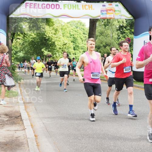 29.06.2025 - hella hamburg halbmarathon MichiJ http://msf.ph/oto/8272025 29.06.2025 10:55:58 Zwischen KM18-KM19 1406, 3025, 3262, 4663, 5176, 6028, 6083, 7802, 9845, 11582, 11611, 12653, 13285, 14270, 15858, 17439, 18910 meine-sportfotos.de