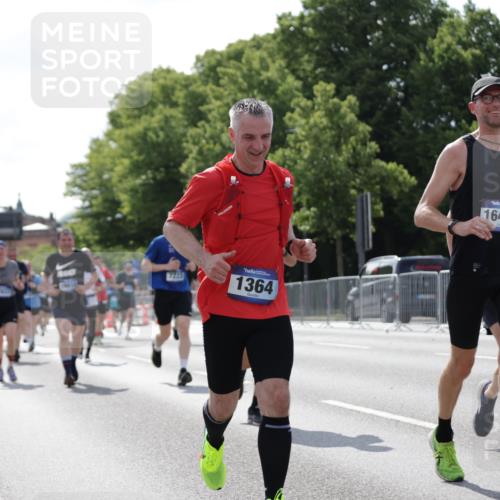 29.06.2025 - hella hamburg halbmarathon Jannik Wohlers http://msf.ph/oto/8272035 29.06.2025 10:01:37 Lombardsbrücke 1364, 1453, 3169, 4286, 5742, 6166, 6322, 6327, 6438, 6595, 7031, 7189, 7223, 7243, 9230, 9741, 9928, 10177, 10882, 11808, 11938, 12315, 12316, 12564, 12781, 12837, 14471, 14660, 14677, 15901, 16420, 16540, 16614, 16723, 16770, 17503, 17951, 17952, 18855, 19159, 19162 meine-sportfotos.de