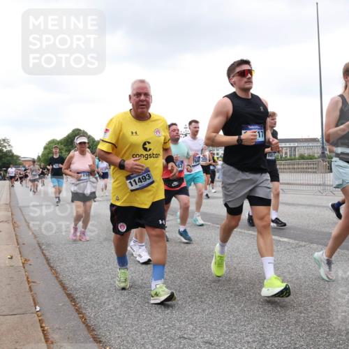 29.06.2025 - hella hamburg halbmarathon Lena Gebhardt http://msf.ph/oto/8272037 29.06.2025 10:54:24 Lombardsbrücke 15791, 7670, 1830, 11493, 87, 7946, 1417, 6988, 292, 1017, 1263, 1762, 1779, 1789, 1822, 1949, 2084, 2244, 2372, 2532, 2586, 2600, 2761, 2854, 3079, 3187, 3188, 3249, 3364, 3465, 3467, 3557, 3761, 3795, 3857, 4323, 4685, 4720, 4838, 4971, 5157, 5185, 5216, 5309, 5514, 5804, 5817, 5898, 5933, 5993, 6023, 6279, 6468, 6583, 6987, 6988, 7498, 7670, 7874, 7946, 7986, 8801, 8803, 8867, 9130, 9138, 9203, 10207, 10471, 11033, 11354, 11567, 11569, 11785, 12930, 13272 meine-sportfotos.de