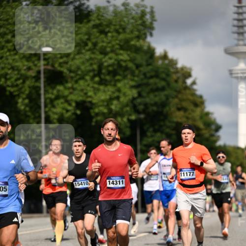 29.06.2025 - hella hamburg halbmarathon Dr. Thomas Lammeyer http://msf.ph/oto/8272041 29.06.2025 09:52:46 Kennedybrücke 1600, 1603, 2044, 2707, 2745, 2797, 2849, 2980, 3014, 3116, 4766, 5050, 5124, 5648, 6037, 6047, 6771, 7035, 7109, 7981, 8358, 9686, 10369, 11177, 11423 meine-sportfotos.de