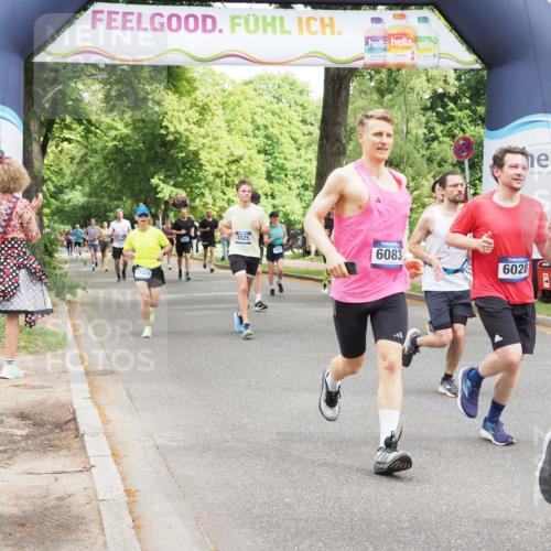 29.06.2025 - hella hamburg halbmarathon MichiJ http://msf.ph/oto/8272059 29.06.2025 10:55:58 Zwischen KM18-KM19 1406, 3025, 3262, 4663, 5176, 6028, 6083, 7802, 9845, 11582, 11611, 12653, 13285, 14270, 15858, 17439, 18910 meine-sportfotos.de