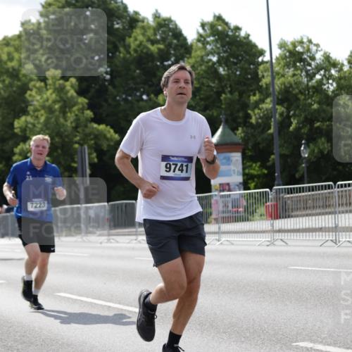 29.06.2025 - hella hamburg halbmarathon Jannik Wohlers http://msf.ph/oto/8272067 29.06.2025 10:01:38 Lombardsbrücke 1364, 1432, 1453, 3169, 4286, 4985, 5742, 6166, 6322, 6327, 6438, 6595, 7031, 7189, 7223, 7243, 9230, 9741, 9928, 10177, 10882, 11938, 12315, 12316, 12564, 12781, 12837, 14471, 14660, 14677, 15901, 16420, 16540, 16614, 16723, 16770, 17503, 17951, 17952, 18855, 19159, 19162 meine-sportfotos.de