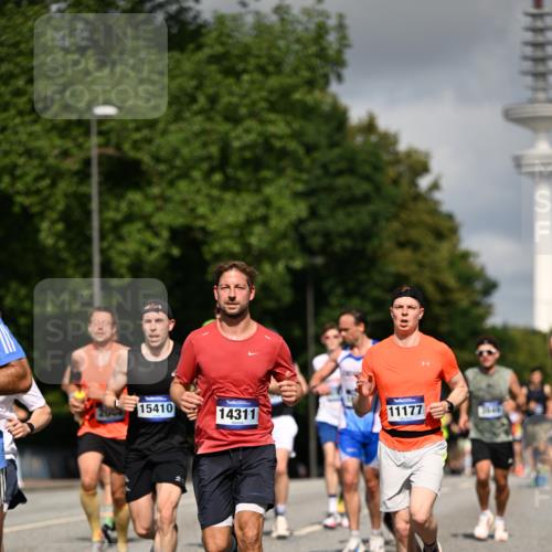 29.06.2025 - hella hamburg halbmarathon Dr. Thomas Lammeyer http://msf.ph/oto/8272103 29.06.2025 09:52:47 Kennedybrücke 1600, 1603, 2044, 2707, 2745, 2750, 2797, 2849, 2980, 3014, 3116, 4148, 4766, 5050, 5124, 5648, 6037, 6047, 6771, 7035, 7109, 7981, 8358, 9686, 10369, 11177 meine-sportfotos.de