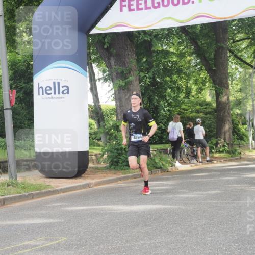 29.06.2025 - hella hamburg halbmarathon KatJ http://msf.ph/oto/8272118 29.06.2025 10:08:36 Zwischen KM18-KM19  meine-sportfotos.de