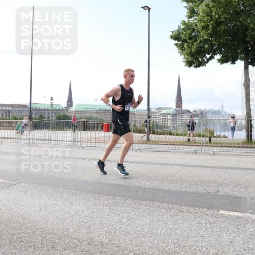 29.06.2025 - hella hamburg halbmarathon Lena Gebhardt http://msf.ph/oto/8272147 29.06.2025 10:11:24 Lombardsbrücke 1531, 1723, 1781, 1866, 2868, 3837, 4287, 5254, 5653, 7271, 7370, 8115, 8171, 8206, 8207, 8368, 8561, 8807, 8810, 9119, 10196, 10372, 10428, 11149, 11321, 11755, 12286, 12556, 12571, 12790, 12836, 13203, 13603, 13939, 14008, 14022, 14149, 15009, 15252, 15797, 15908, 16383, 17080, 17142, 17500, 17787, 17866, 18278, 18382, 19172, 19241 meine-sportfotos.de