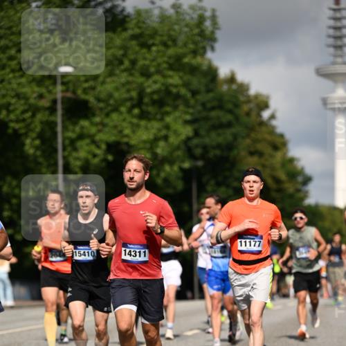 29.06.2025 - hella hamburg halbmarathon Dr. Thomas Lammeyer http://msf.ph/oto/8272211 29.06.2025 09:52:47 Kennedybrücke 1600, 1603, 2044, 2707, 2745, 2750, 2797, 2849, 2980, 3014, 3116, 4148, 4766, 5050, 5124, 5648, 6037, 6047, 6771, 7035, 7109, 7981, 8358, 9686, 10369, 11177 meine-sportfotos.de