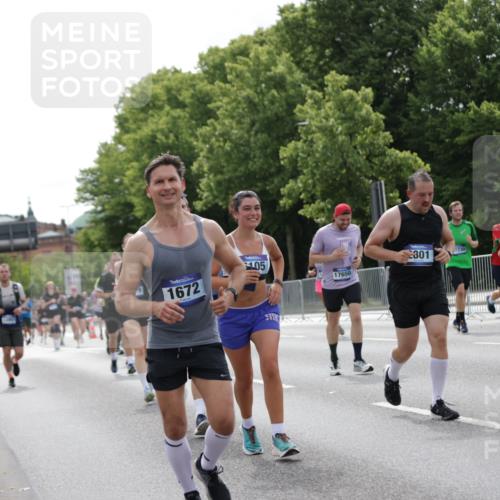 29.06.2025 - hella hamburg halbmarathon Jannik Wohlers http://msf.ph/oto/8272228 29.06.2025 10:33:56 Lombardsbrücke 1672, 2412, 2464, 2510, 2511, 2801, 3145, 4540, 4824, 4826, 5609, 6105, 6571, 6574, 7324, 7329, 8349, 8705, 8965, 9379, 10360, 10564, 11668, 11872, 12165, 12896, 13437, 13747, 13957, 14047, 14854, 14855, 14918, 15793, 15983, 16682, 16919, 17105, 17230, 17650, 17789, 18044, 18158, 18941 meine-sportfotos.de