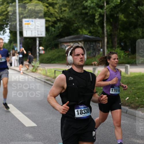 29.06.2025 - hella hamburg halbmarathon Yannick Fuchs http://msf.ph/oto/8272250 29.06.2025 10:37:03 20KM 1312, 1353, 1700, 2233, 4235, 4823, 5436, 6721, 6770, 7035, 7448, 7693, 7734, 7765, 7865, 9371, 9833, 10216, 10469, 11907, 12839, 13446, 13725, 14447, 14560, 14811, 14813, 15095, 15175, 15270, 15297, 15301, 15535, 16295, 16333, 16507, 16626, 16660, 16677, 17000, 17016, 17177, 17363, 17733, 17864, 17911, 18275, 18330, 18559, 18632, 18680, 18920 meine-sportfotos.de