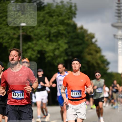 29.06.2025 - hella hamburg halbmarathon Dr. Thomas Lammeyer http://msf.ph/oto/8272349 29.06.2025 09:52:48 Kennedybrücke 1600, 1603, 2044, 2707, 2745, 2750, 2797, 2849, 2980, 3014, 3116, 4148, 4766, 5050, 5124, 5648, 6037, 6149, 6771, 7035, 7109, 7229, 7981, 8358, 9686, 10369, 11177 meine-sportfotos.de