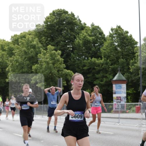 29.06.2025 - hella hamburg halbmarathon Jannik Wohlers http://msf.ph/oto/8272397 29.06.2025 10:33:59 Lombardsbrücke 1672, 2023, 2412, 2464, 2510, 2511, 2801, 3145, 4540, 4824, 4826, 5609, 6105, 6171, 6329, 6571, 6574, 7324, 7329, 7644, 8349, 8705, 8965, 9379, 10360, 10564, 11872, 12165, 13437, 13747, 13957, 14854, 14855, 14918, 15793, 15983, 16682, 16919, 17105, 17230, 17650, 18158, 18941 meine-sportfotos.de