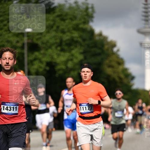 29.06.2025 - hella hamburg halbmarathon Dr. Thomas Lammeyer http://msf.ph/oto/8272401 29.06.2025 09:52:48 Kennedybrücke 1600, 1603, 2044, 2707, 2745, 2750, 2797, 2849, 2980, 3014, 3116, 4148, 4766, 5050, 5124, 5648, 6037, 6149, 6771, 7035, 7109, 7229, 7981, 8358, 9686, 10369, 11177 meine-sportfotos.de