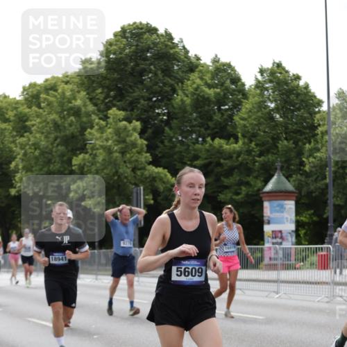 29.06.2025 - hella hamburg halbmarathon Jannik Wohlers http://msf.ph/oto/8272405 29.06.2025 10:33:59 Lombardsbrücke 1672, 2023, 2412, 2464, 2510, 2511, 2801, 3145, 4540, 4824, 4826, 5609, 6105, 6171, 6329, 6571, 6574, 7324, 7329, 7644, 8349, 8705, 8965, 9379, 10360, 10564, 11872, 12165, 13437, 13747, 13957, 14854, 14855, 14918, 15793, 15983, 16682, 16919, 17105, 17230, 17650, 18158, 18941 meine-sportfotos.de