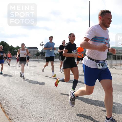 29.06.2025 - hella hamburg halbmarathon Lena Gebhardt http://msf.ph/oto/8272409 29.06.2025 09:57:37 Lombardsbrücke 6374, 999, 15146, 817, 1422, 1030, 1086, 1094, 1193, 1320, 1321, 1327, 1422, 1442, 1563, 1870, 2119, 2252, 2444, 2448, 2488, 2595, 2814, 2855, 2946, 3048, 3058, 3096, 3103, 3114, 3698, 3999, 4261, 4299, 4379, 4558, 4986, 5013, 5018, 5021, 5024, 5032, 5305, 5633, 5744, 5775, 5820, 5907, 6125, 6355, 6356, 6374, 6569, 6585, 6628, 6720, 6762, 6776, 6795, 6942, 7134, 7177, 7221, 7259, 7397, 7478, 7594, 7742, 7918, 7930, 7932, 7952, 7973, 7976, 9316, 10191 meine-sportfotos.de