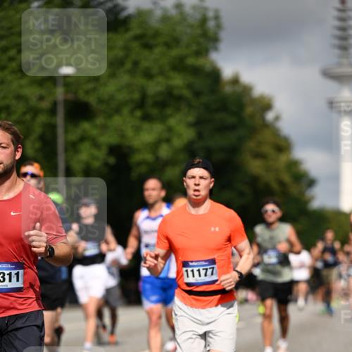 29.06.2025 - hella hamburg halbmarathon Dr. Thomas Lammeyer http://msf.ph/oto/8272420 29.06.2025 09:52:48 Kennedybrücke 1600, 1603, 2044, 2707, 2745, 2750, 2797, 2849, 2980, 3014, 3116, 4148, 4766, 5050, 5124, 5648, 6037, 6149, 6771, 7035, 7109, 7229, 7981, 8358, 9686, 10369, 11177 meine-sportfotos.de