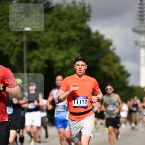 29.06.2025 - hella hamburg halbmarathon Dr. Thomas Lammeyer http://msf.ph/oto/8272441 29.06.2025 09:52:48 Kennedybrücke 1600, 1603, 2044, 2707, 2745, 2750, 2797, 2849, 2980, 3014, 3116, 4148, 4766, 5050, 5124, 5648, 6037, 6149, 6771, 7035, 7109, 7229, 7981, 8358, 9686, 10369, 11177 meine-sportfotos.de