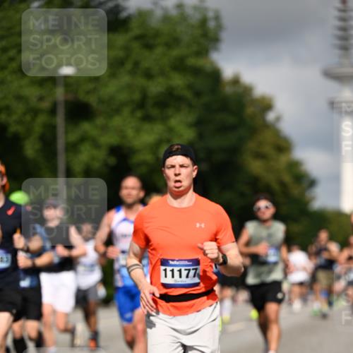 29.06.2025 - hella hamburg halbmarathon Dr. Thomas Lammeyer http://msf.ph/oto/8272466 29.06.2025 09:52:49 Kennedybrücke 1600, 1603, 2044, 2707, 2745, 2750, 2797, 2849, 2980, 3014, 3116, 4148, 4766, 5050, 5124, 5648, 6037, 6149, 6771, 7035, 7109, 7229, 7981, 8358, 9686, 10369, 11177 meine-sportfotos.de