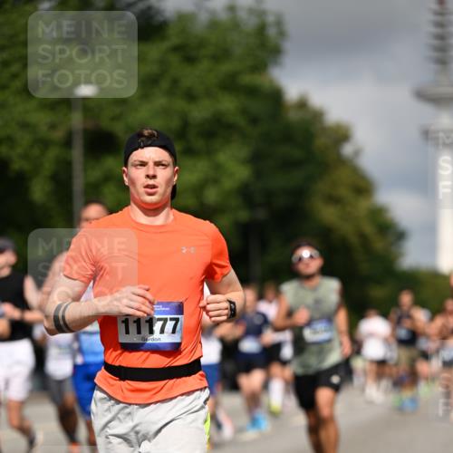 29.06.2025 - hella hamburg halbmarathon Dr. Thomas Lammeyer http://msf.ph/oto/8272479 29.06.2025 09:52:49 Kennedybrücke 1600, 1603, 2044, 2707, 2745, 2750, 2797, 2849, 2980, 3014, 3116, 4148, 4766, 5050, 5124, 5648, 6037, 6149, 6771, 7035, 7109, 7229, 7981, 8358, 9686, 10369, 11177 meine-sportfotos.de