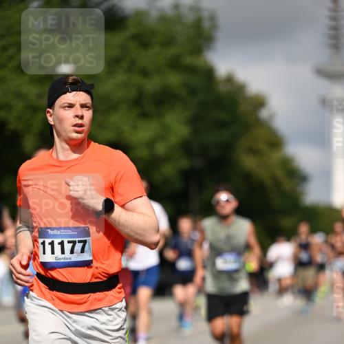 29.06.2025 - hella hamburg halbmarathon Dr. Thomas Lammeyer http://msf.ph/oto/8272505 29.06.2025 09:52:49 Kennedybrücke 1600, 1603, 2044, 2707, 2745, 2750, 2797, 2849, 2980, 3014, 3116, 4148, 4766, 5050, 5124, 5648, 6037, 6149, 6771, 7035, 7109, 7229, 7981, 8358, 9686, 10369, 11177 meine-sportfotos.de