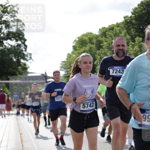 29.06.2025 - hella hamburg halbmarathon Jannik Wohlers http://msf.ph/oto/8272508 29.06.2025 10:01:44 Lombardsbrücke 1364, 1432, 1453, 2322, 2323, 3169, 4286, 4985, 5763, 6166, 6322, 6327, 7031, 7189, 7223, 7243, 9156, 9353, 9741, 9928, 10177, 11554, 11871, 11938, 12315, 12316, 12491, 12837, 14471, 14574, 14660, 14677, 15901, 16420, 16540, 16614, 16634, 16723, 16770, 17503, 17951, 17952, 18130, 19159, 19162, 19240 meine-sportfotos.de