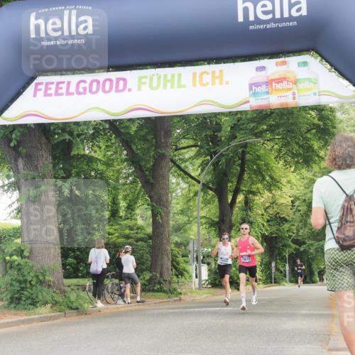 29.06.2025 - hella hamburg halbmarathon KatJ http://msf.ph/oto/8272573 29.06.2025 10:08:56 Zwischen KM18-KM19  meine-sportfotos.de