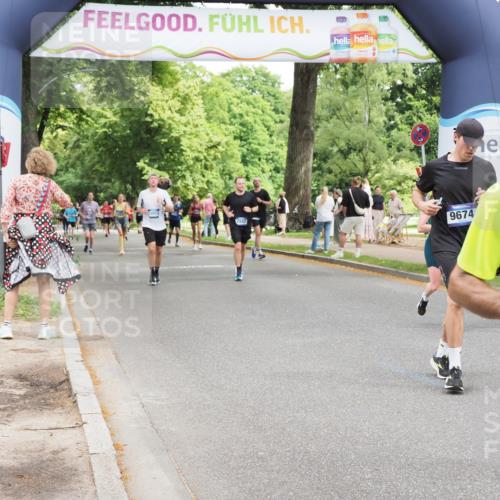 29.06.2025 - hella hamburg halbmarathon MichiJ http://msf.ph/oto/8272578 29.06.2025 10:56:02 Zwischen KM18-KM19 1406, 2942, 3025, 3262, 5176, 6028, 6083, 9674, 12653, 15012, 15858, 17439, 18616, 18617 meine-sportfotos.de