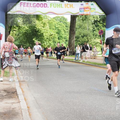 29.06.2025 - hella hamburg halbmarathon MichiJ http://msf.ph/oto/8272599 29.06.2025 10:56:02 Zwischen KM18-KM19 1406, 2942, 3025, 3262, 5176, 6028, 6083, 9674, 12653, 15012, 15858, 17439, 18616, 18617 meine-sportfotos.de