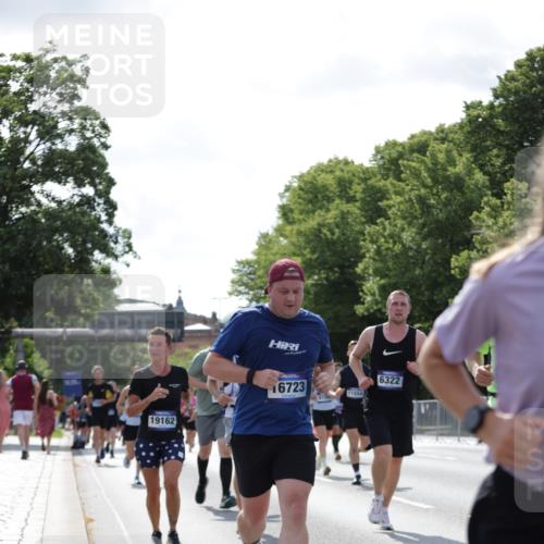 29.06.2025 - hella hamburg halbmarathon Jannik Wohlers http://msf.ph/oto/8272612 29.06.2025 10:01:44 Lombardsbrücke 1364, 1432, 1453, 2322, 2323, 3169, 4286, 4985, 5763, 6166, 6322, 6327, 7031, 7189, 7223, 7243, 9156, 9353, 9741, 9928, 10177, 11554, 11871, 11938, 12315, 12316, 12491, 12837, 14471, 14574, 14660, 14677, 15901, 16420, 16540, 16614, 16634, 16723, 16770, 17503, 17951, 17952, 18130, 19159, 19162, 19240 meine-sportfotos.de