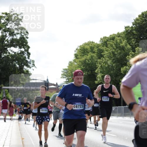 29.06.2025 - hella hamburg halbmarathon Jannik Wohlers http://msf.ph/oto/8272641 29.06.2025 10:01:45 Lombardsbrücke 1364, 1432, 1453, 2142, 2322, 2323, 3169, 4985, 5763, 6166, 6295, 6322, 6327, 7031, 7189, 7223, 7243, 9020, 9021, 9156, 9353, 9741, 9928, 10177, 11554, 11871, 11938, 12315, 12316, 12491, 12837, 14471, 14574, 14660, 14677, 15901, 16420, 16540, 16614, 16634, 16723, 16770, 18130, 19159, 19162, 19240 meine-sportfotos.de