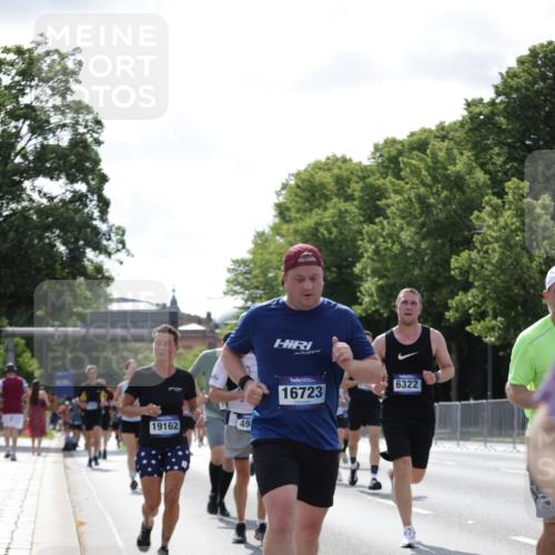 29.06.2025 - hella hamburg halbmarathon Jannik Wohlers http://msf.ph/oto/8272713 29.06.2025 10:01:45 Lombardsbrücke 1364, 1432, 1453, 2142, 2322, 2323, 3169, 4985, 5763, 6166, 6295, 6322, 6327, 7031, 7189, 7223, 7243, 9020, 9021, 9156, 9353, 9741, 9928, 10177, 11554, 11871, 11938, 12315, 12316, 12491, 12837, 14471, 14574, 14660, 14677, 15901, 16420, 16540, 16614, 16634, 16723, 16770, 18130, 19159, 19162, 19240 meine-sportfotos.de