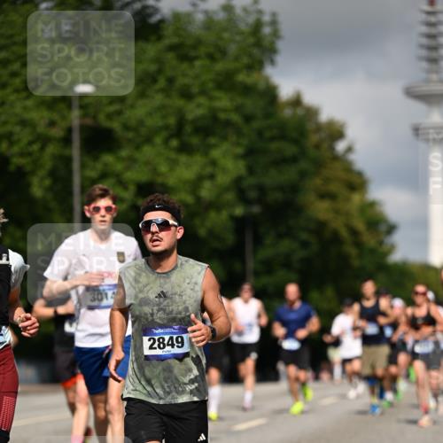 29.06.2025 - hella hamburg halbmarathon Dr. Thomas Lammeyer http://msf.ph/oto/8272719 29.06.2025 09:52:51 Kennedybrücke 1600, 1603, 2044, 2707, 2745, 2750, 2797, 2849, 2980, 3014, 3116, 4148, 4766, 5050, 5124, 5648, 6037, 6149, 6771, 7035, 7109, 7229, 7981, 8358, 8465, 9686, 9914, 10369, 11177 meine-sportfotos.de