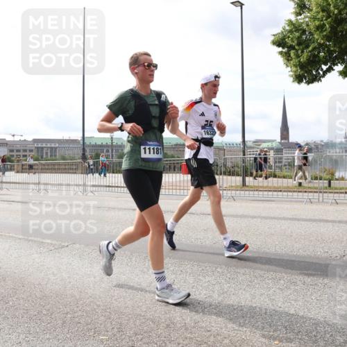 29.06.2025 - hella hamburg halbmarathon Lena Gebhardt http://msf.ph/oto/8272771 29.06.2025 10:20:04 Lombardsbrücke 11181, 16322, 1046, 1069, 1110, 1115, 1154, 1534, 2064, 2357, 2405, 2441, 2918, 3278, 3434, 3678, 3842, 4108, 4110, 4170, 4539, 4562, 4570, 4585, 4614, 4737, 4739, 5251, 5397, 5556, 5659, 5811, 5812, 5831, 5878, 5937, 6444, 6796, 6797, 6872, 6874, 7018, 7101, 7137, 7248, 7249, 7519, 7739, 7744, 7808, 7836, 7917, 8025, 8146, 8387, 8427, 8462, 8738, 9136, 9196, 9735, 9873, 10349, 10414, 10540, 10550, 10594, 10595, 10622, 10701, 10754, 11028, 11036 meine-sportfotos.de