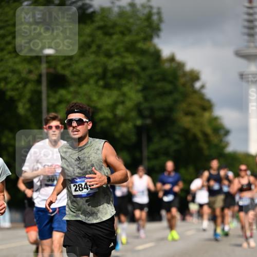 29.06.2025 - hella hamburg halbmarathon Dr. Thomas Lammeyer http://msf.ph/oto/8272773 29.06.2025 09:52:51 Kennedybrücke 1600, 1603, 2044, 2707, 2745, 2750, 2797, 2849, 2980, 3014, 3116, 4148, 4766, 5050, 5124, 5648, 6037, 6149, 6771, 7035, 7109, 7229, 7981, 8358, 8465, 9686, 9914, 10369, 11177 meine-sportfotos.de