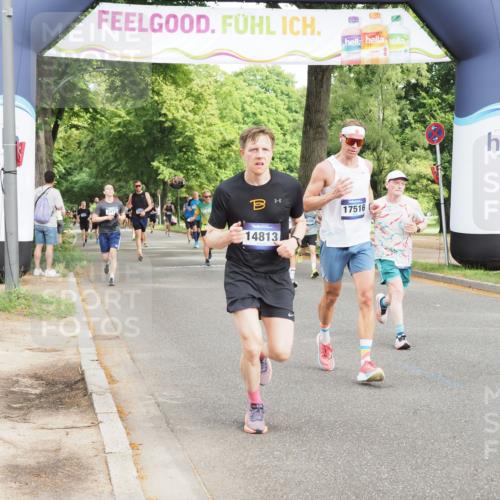 29.06.2025 - hella hamburg halbmarathon MichiJ http://msf.ph/oto/8272788 29.06.2025 10:31:24 Zwischen KM18-KM19 5011, 5506, 7026, 7865, 10251, 11177, 14813, 16224, 16333, 16648, 17403, 17516, 18680, 19009 meine-sportfotos.de