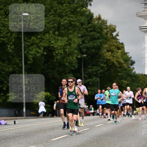 29.06.2025 - hella hamburg halbmarathon Dr. Thomas Lammeyer http://msf.ph/oto/8272856 29.06.2025 10:15:16 Kennedybrücke 1166, 1531, 1866, 1992, 4227, 5379, 5440, 5990, 5991, 8807, 8810, 9169, 9191, 10372, 11321 meine-sportfotos.de