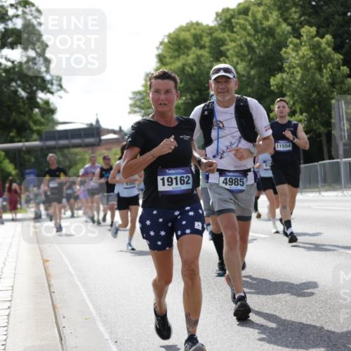 29.06.2025 - hella hamburg halbmarathon Jannik Wohlers http://msf.ph/oto/8272882 29.06.2025 10:01:47 Lombardsbrücke 1364, 1432, 1453, 2142, 2322, 2323, 3169, 4985, 5763, 6166, 6295, 6322, 7031, 7189, 7223, 7243, 9020, 9021, 9156, 9353, 9741, 9928, 10177, 11554, 11871, 11938, 12315, 12316, 12491, 12837, 14574, 14660, 14677, 15008, 15901, 16420, 16614, 16634, 16723, 16770, 18130, 18240, 19162, 19240 meine-sportfotos.de