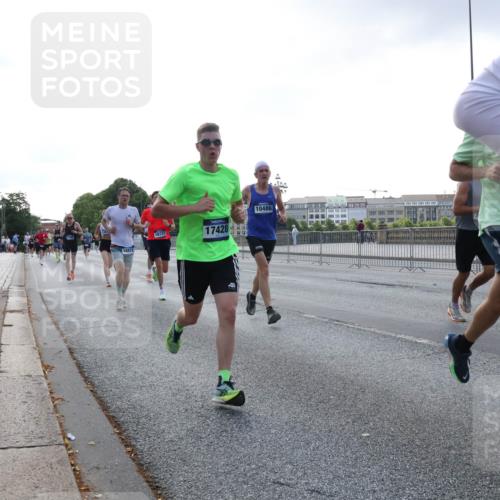 29.06.2025 - hella hamburg halbmarathon Lena Gebhardt http://msf.ph/oto/8272917 29.06.2025 09:45:03 Lombardsbrücke 18871, 18737, 17428, 10486, 11169, 1065, 1758, 1827, 2021, 2746, 3201, 3845, 4678, 5269, 5367, 6619, 6781, 7349, 8473, 8731, 9381, 10156, 10486, 10848, 11169, 12049, 12287, 12337, 12369, 12595, 12900, 13838, 13956, 14140, 14164, 14289, 15268, 15576, 15583, 15672, 15880, 15883, 16157, 16377, 16508, 16713, 16736, 16818, 17354, 17428, 18567, 18699 meine-sportfotos.de