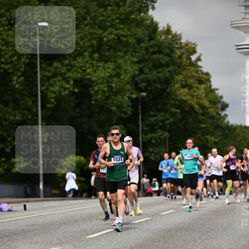 29.06.2025 - hella hamburg halbmarathon Dr. Thomas Lammeyer http://msf.ph/oto/8272925 29.06.2025 10:15:16 Kennedybrücke 1166, 1531, 1866, 1992, 4227, 5379, 5440, 5990, 5991, 8807, 8810, 9169, 9191, 10372, 11321 meine-sportfotos.de