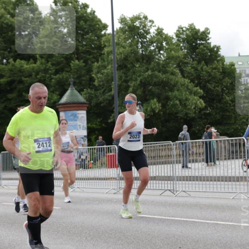 29.06.2025 - hella hamburg halbmarathon Jannik Wohlers http://msf.ph/oto/8272953 29.06.2025 10:34:06 Lombardsbrücke 1025, 1672, 2023, 2412, 2510, 2511, 2801, 3420, 4540, 4824, 4826, 5609, 6034, 6105, 6171, 6329, 6571, 6574, 6843, 7386, 7644, 7733, 8705, 8965, 9164, 9379, 9448, 10335, 10564, 10674, 11872, 12164, 13747, 13957, 14854, 14855, 14918, 16238, 16311, 16390, 16682, 16919, 17230, 17650, 18158, 18941 meine-sportfotos.de