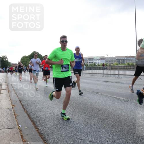 29.06.2025 - hella hamburg halbmarathon Lena Gebhardt http://msf.ph/oto/8273011 29.06.2025 09:45:03 Lombardsbrücke 18871, 18737, 17428, 10486, 1414, 11169, 1065, 1758, 1827, 2021, 2746, 3201, 3845, 4678, 5269, 5367, 6619, 6781, 7349, 8473, 8731, 9381, 10156, 10486, 10848, 11169, 12049, 12287, 12337, 12369, 12595, 12900, 13838, 13956, 14140, 14164, 14289, 15268, 15576, 15583, 15672, 15880, 15883, 16157, 16377, 16508, 16713, 16736, 16818, 17354, 17428, 18567, 18699 meine-sportfotos.de
