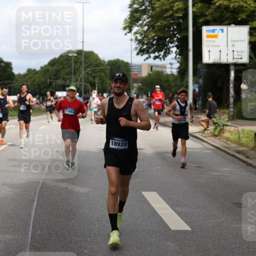 29.06.2025 - hella hamburg halbmarathon Yannick Fuchs http://msf.ph/oto/8273119 29.06.2025 10:37:08 20KM 1312, 1353, 1675, 1700, 2233, 4235, 5011, 5436, 6770, 7035, 7448, 7734, 7765, 7865, 9364, 9371, 9534, 9833, 10216, 10469, 11907, 12839, 13446, 14226, 14447, 14560, 14813, 15095, 15175, 15255, 15270, 15297, 15301, 15535, 16295, 16333, 16626, 16660, 16677, 17000, 17177, 17733, 17864, 17911, 18275, 18304, 18559, 18632, 18659, 18680, 18920 meine-sportfotos.de