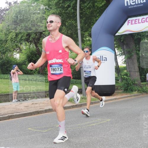 29.06.2025 - hella hamburg halbmarathon KatJ http://msf.ph/oto/8273122 29.06.2025 10:09:00 Zwischen KM18-KM19  meine-sportfotos.de