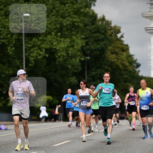 29.06.2025 - hella hamburg halbmarathon Dr. Thomas Lammeyer http://msf.ph/oto/8273133 29.06.2025 10:15:20 Kennedybrücke 1166, 1531, 1866, 1992, 4227, 5254, 5379, 5990, 5991, 7571, 8807, 8810, 9169, 9191, 10372, 10428, 11321 meine-sportfotos.de