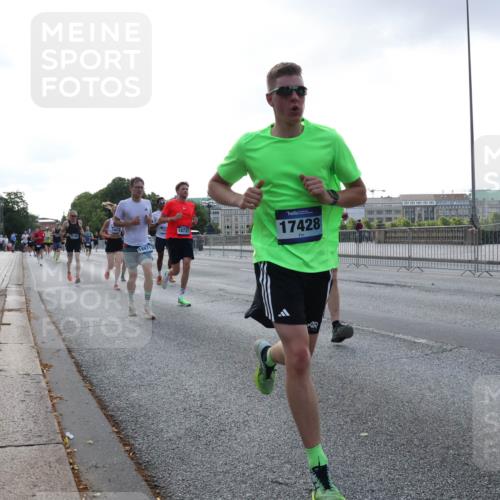 29.06.2025 - hella hamburg halbmarathon Lena Gebhardt http://msf.ph/oto/8273158 29.06.2025 09:45:04 Lombardsbrücke 18871, 18737, 17428, 1414, 1065, 1758, 1827, 2021, 2746, 3201, 3845, 4678, 5269, 5367, 6619, 6781, 7349, 8473, 8731, 9381, 10156, 10486, 10848, 11169, 12049, 12287, 12337, 12369, 12595, 12900, 13838, 13956, 14140, 14164, 14289, 15268, 15576, 15583, 15672, 15880, 15883, 16157, 16377, 16508, 16713, 16736, 16818, 17354, 17428, 18567 meine-sportfotos.de