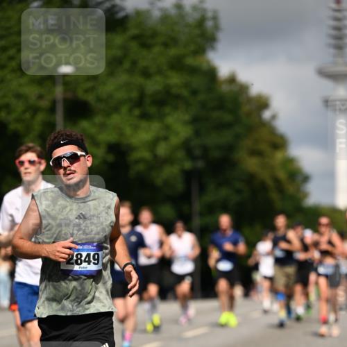 29.06.2025 - hella hamburg halbmarathon Dr. Thomas Lammeyer http://msf.ph/oto/8273205 29.06.2025 09:52:51 Kennedybrücke 1600, 1603, 2044, 2707, 2745, 2750, 2797, 2849, 2980, 3014, 3116, 4148, 4766, 5050, 5124, 5648, 6037, 6149, 6771, 7035, 7109, 7229, 7981, 8358, 8465, 9686, 9914, 10369, 11177 meine-sportfotos.de